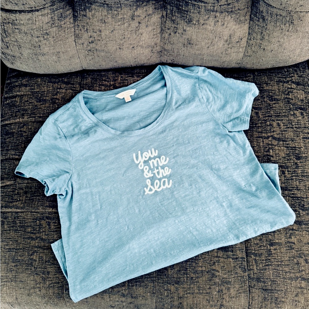 LC Lauren Conrad blue graphic tee in large